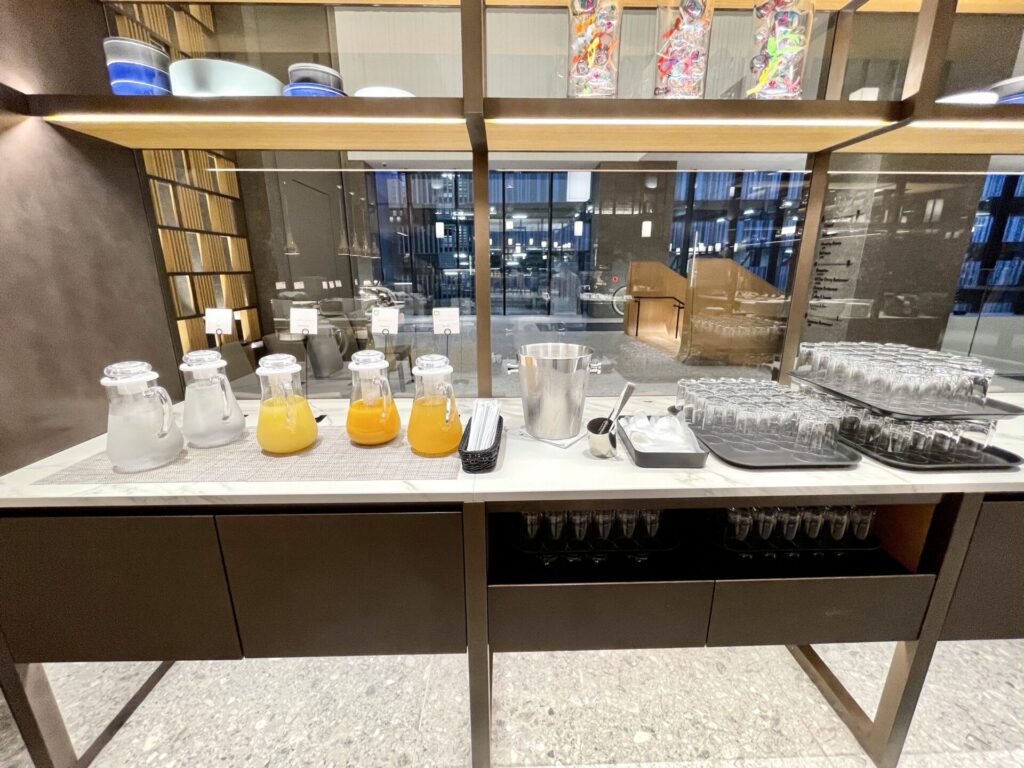 ヒルトン長崎 ディバート 朝食 ドリンクコーナー