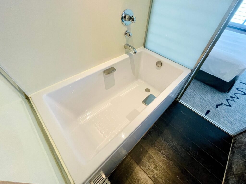 「ヒルトン東京」ジュニアスイート 浴槽