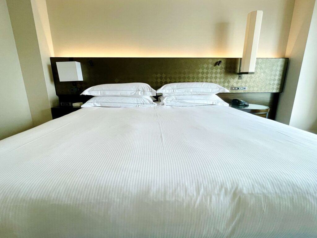 「ヒルトン東京」ジュニアスイート キングベッド