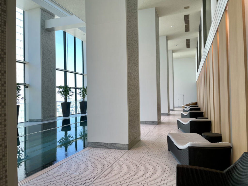 コンラッド東京 プールサイド