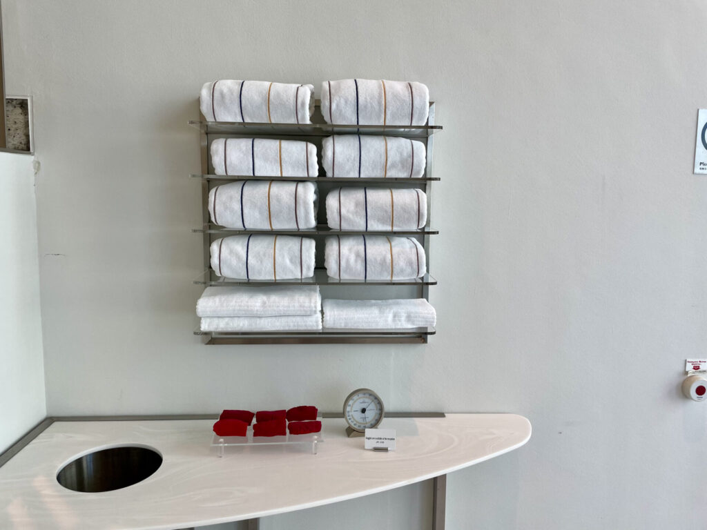 コンラッド東京 プール帽