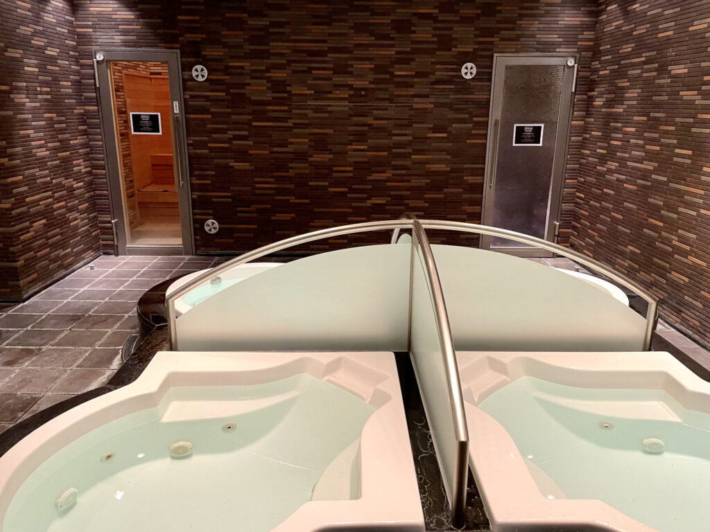 コンラッド東京 フィットネスのドライサウナとミストサウナ