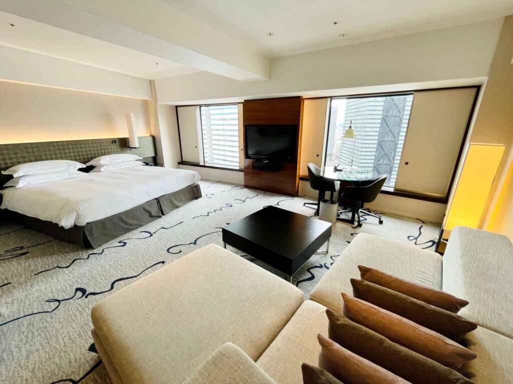 「ヒルトン東京」ジュニアスイートキング 客室の様子