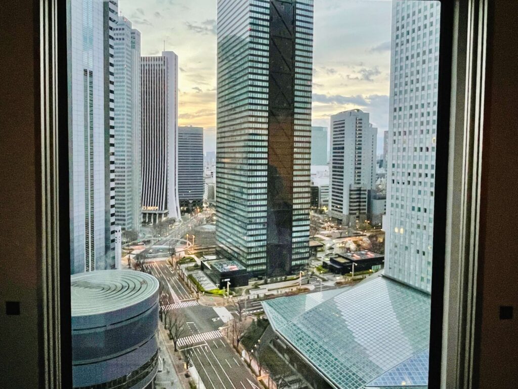 「ヒルトン東京」ジュニアスイート 早朝の眺望