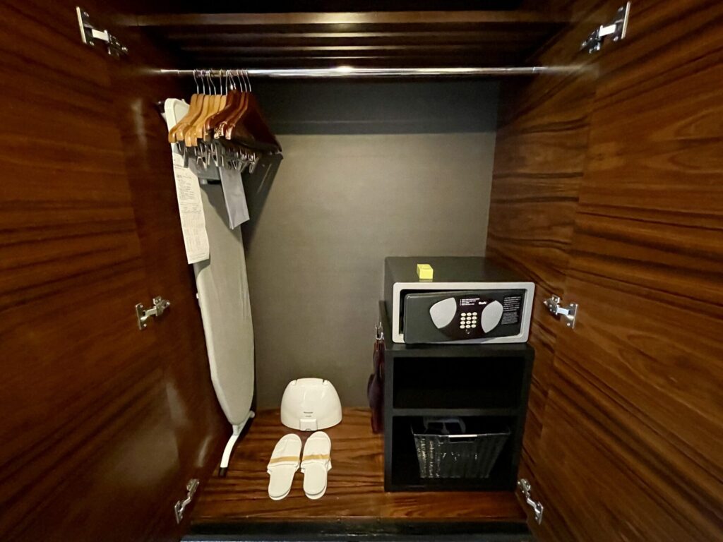 ヒルトン東京 ジュニアスイート クローゼット