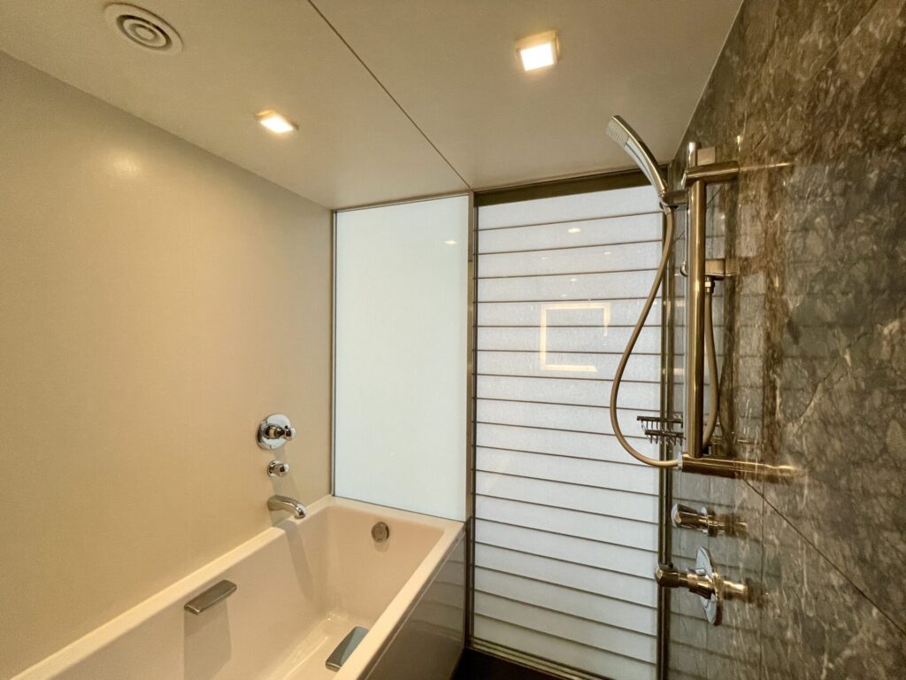 ヒルトン東京 ジュニアスイート 浴室