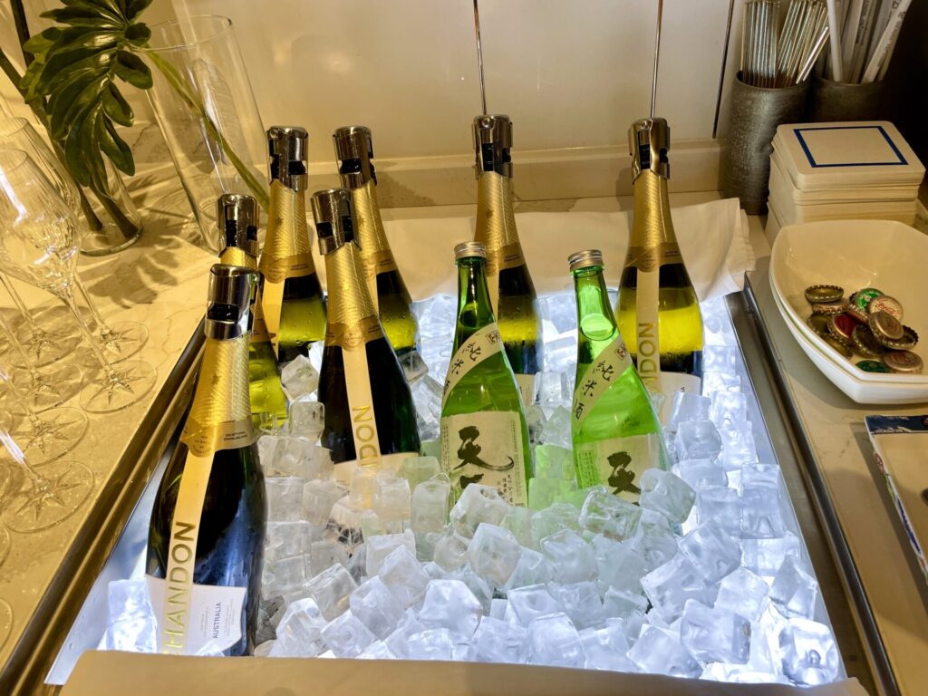 ヒルトン東京 エグゼクティブラウンジ カクテルタイム スパークリングと日本酒