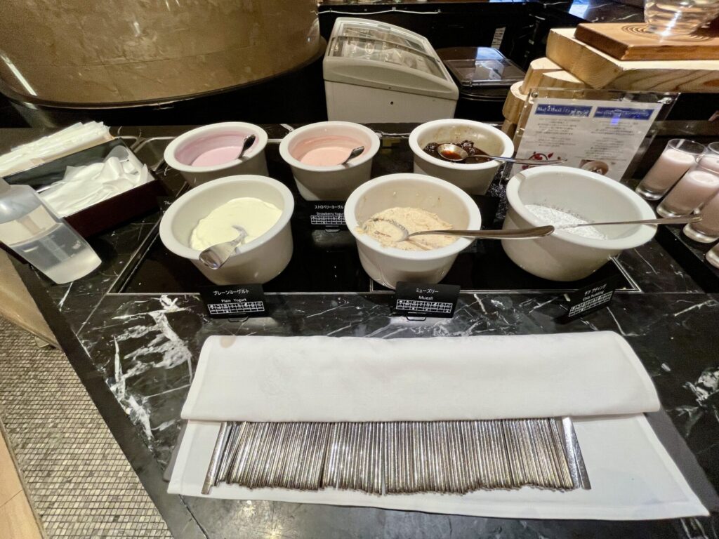 ヒルトン東京 朝食ブッフェ ヨーグルト