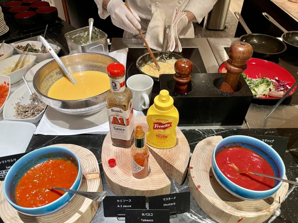 ヒルトン東京 朝食ブッフェ オムレツのソース