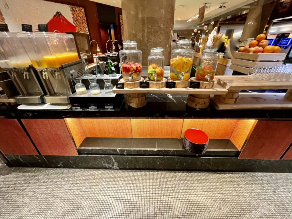 ヒルトン東京 朝食ブッフェ ドリンクコーナー