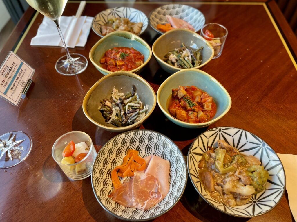 ヒルトン東京 エグゼクティブラウンジ カクテルタイムで食べたもの