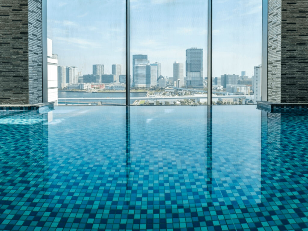 「ラビスタ東京ベイ」プールからの眺め