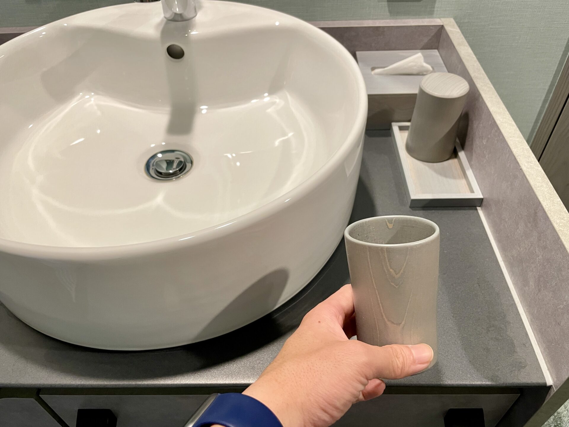 ラビスタ東京ベイ 客室 洗面台のコップ
