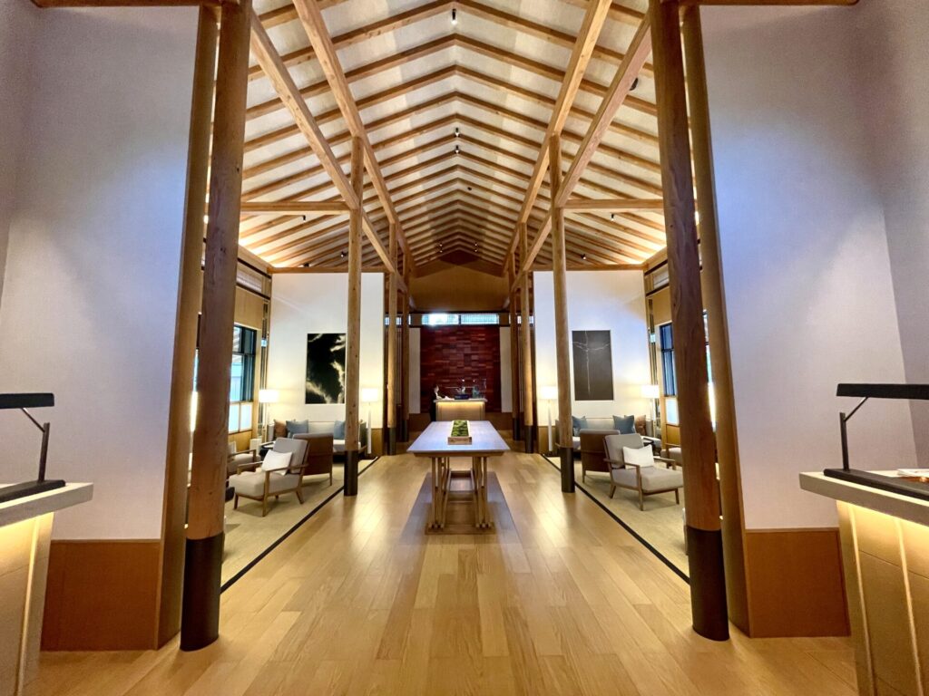 ロク京都 フロント 全体風景