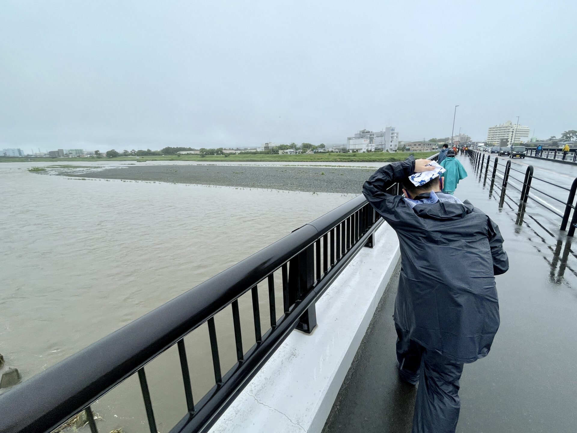 「東京エクストリームウォーク100」酒匂川/ 酒匂橋を通過