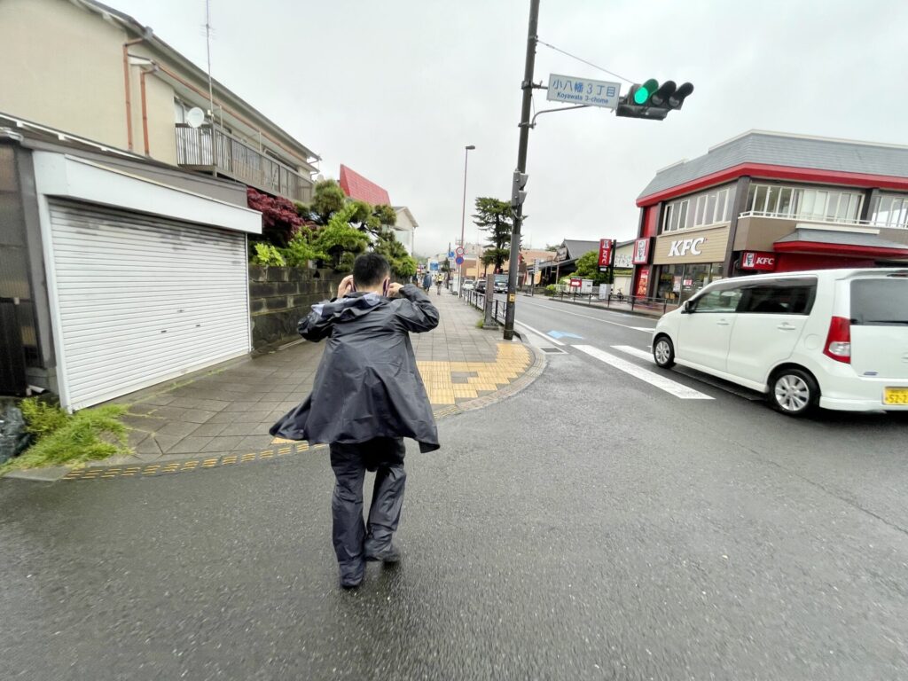 「東京エクストリームウォーク100」雨が止んでレインウェアを脱ぐことに