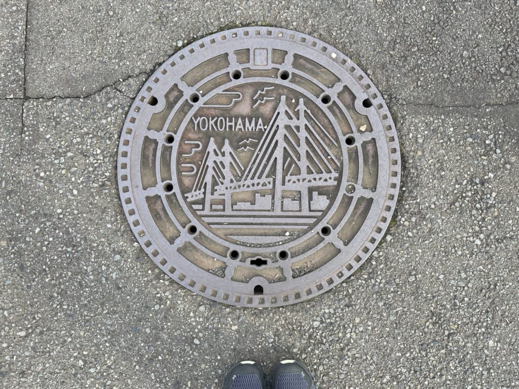 「東京エクストリームウォーク100」横浜のマンホール