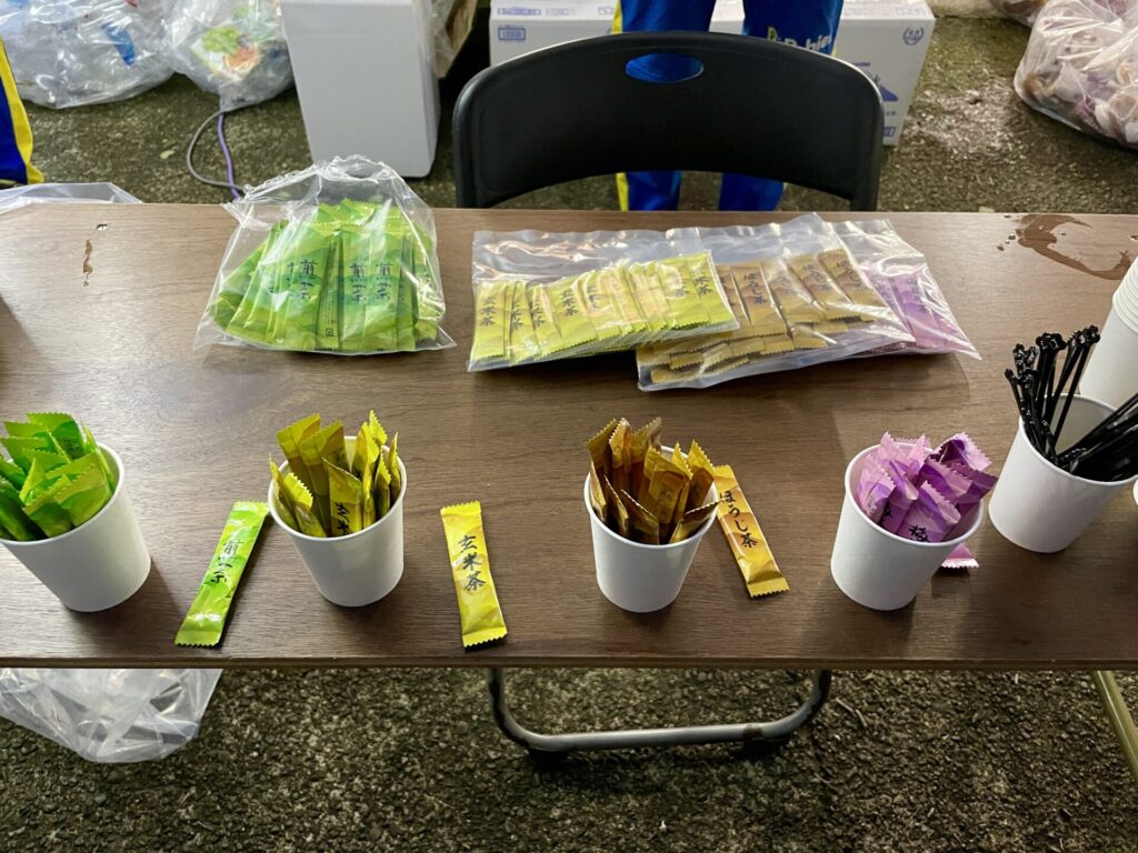 東京エクストリームウォーク100 第2チェックポイントの温かいお茶