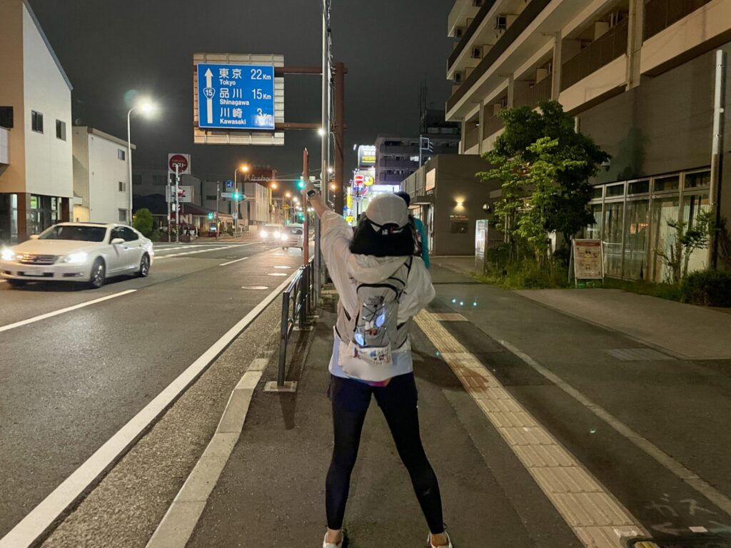 東京エクストリームウォーク100 東京まで22kmの標識