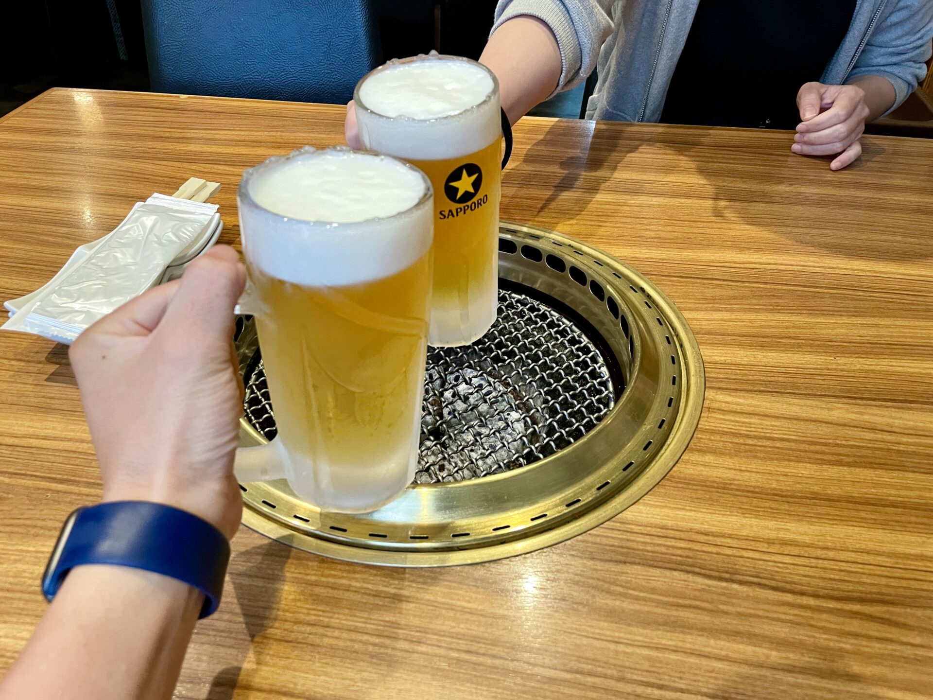「東京エクストリームウォーク100」お疲れさま会 ビールで乾杯