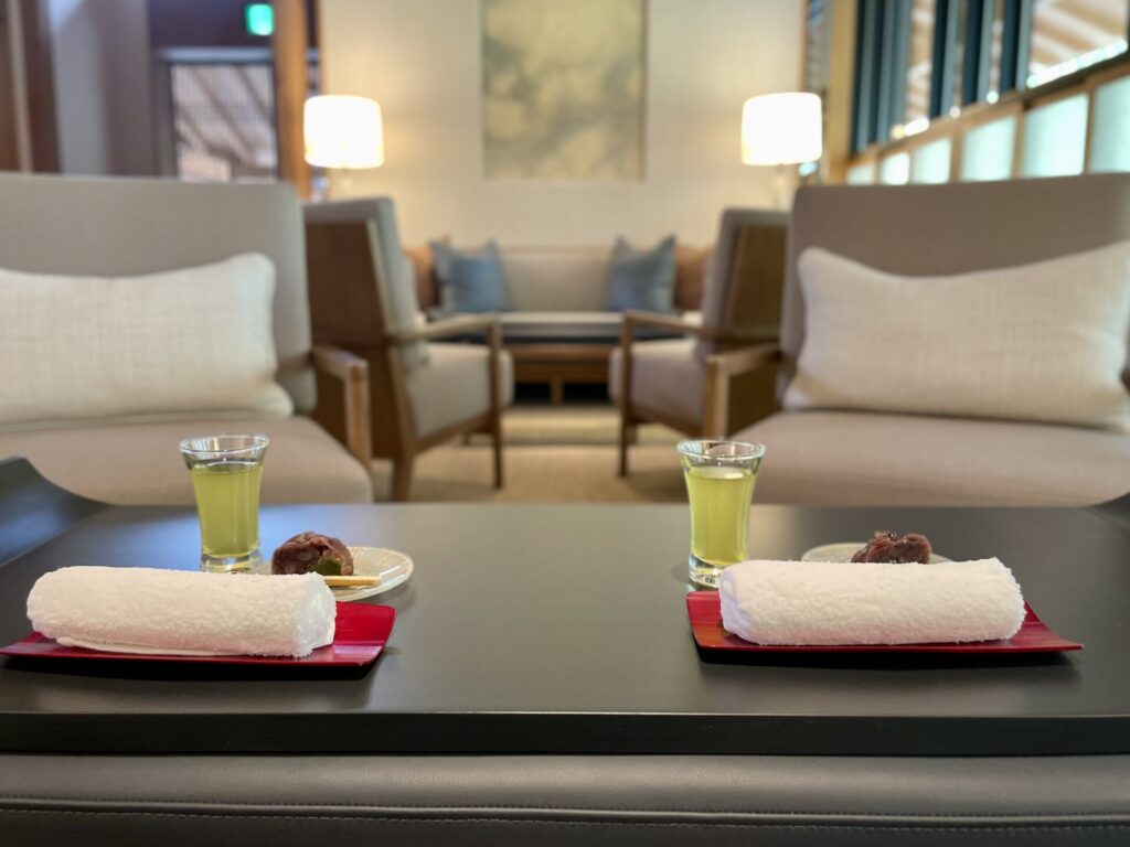 ロク京都 ウェルカムティーとお茶菓子