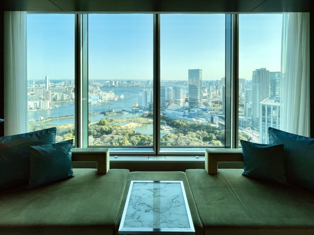 「コンラッド東京」ガーデンビュー日中の眺望
