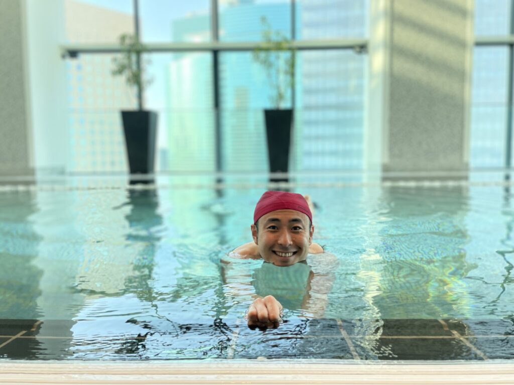 「コンラッド東京」プールの様子