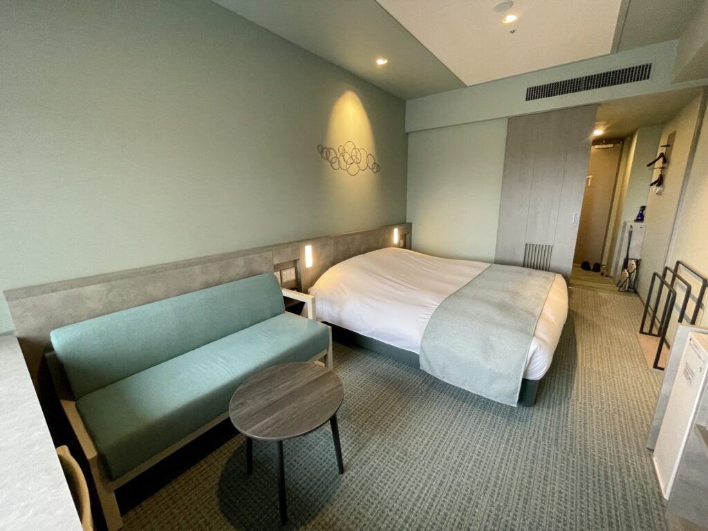 「ラビスタ東京ベイ」客室 窓側からの様子