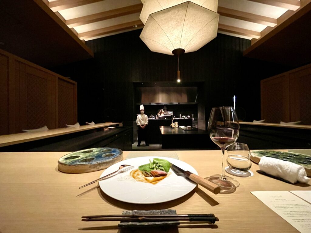 ロク京都 シェフズテーブル 料理越しにシェフが見える