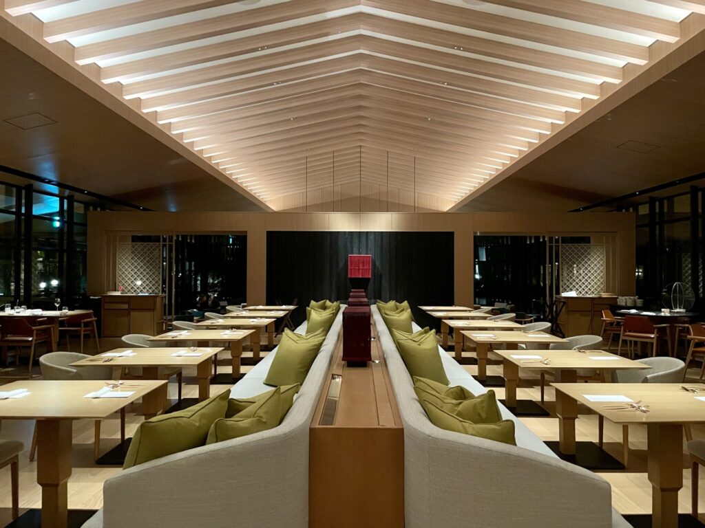 ロク京都 TENJIN 夜の様子