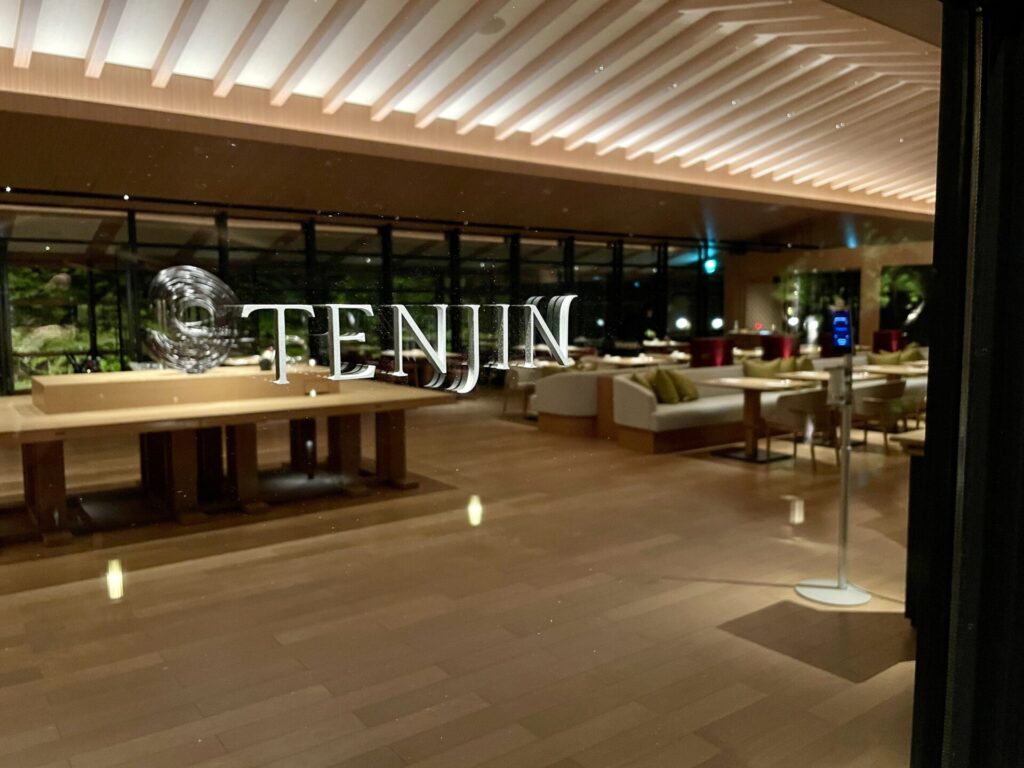 ロク京都 TENJIN 夜の様子