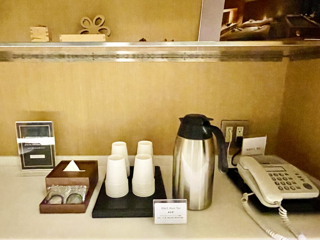 コンラッド東京 プールエリアにて