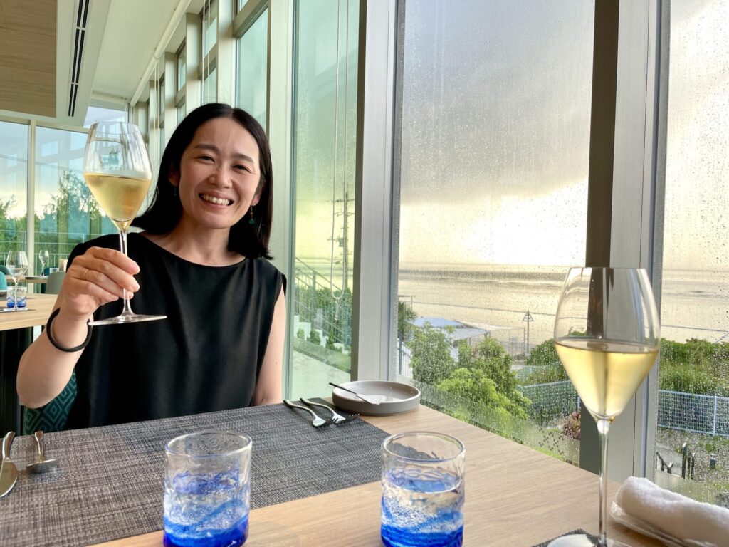 ヒルトン瀬底 シスクグリル 乾杯はシャンパン