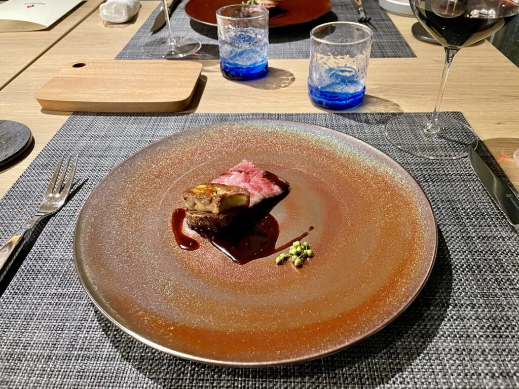 ヒルトン瀬底 シスクグリル コース8品目 メイン もとぶ牛 黒トリュフ 実山椒