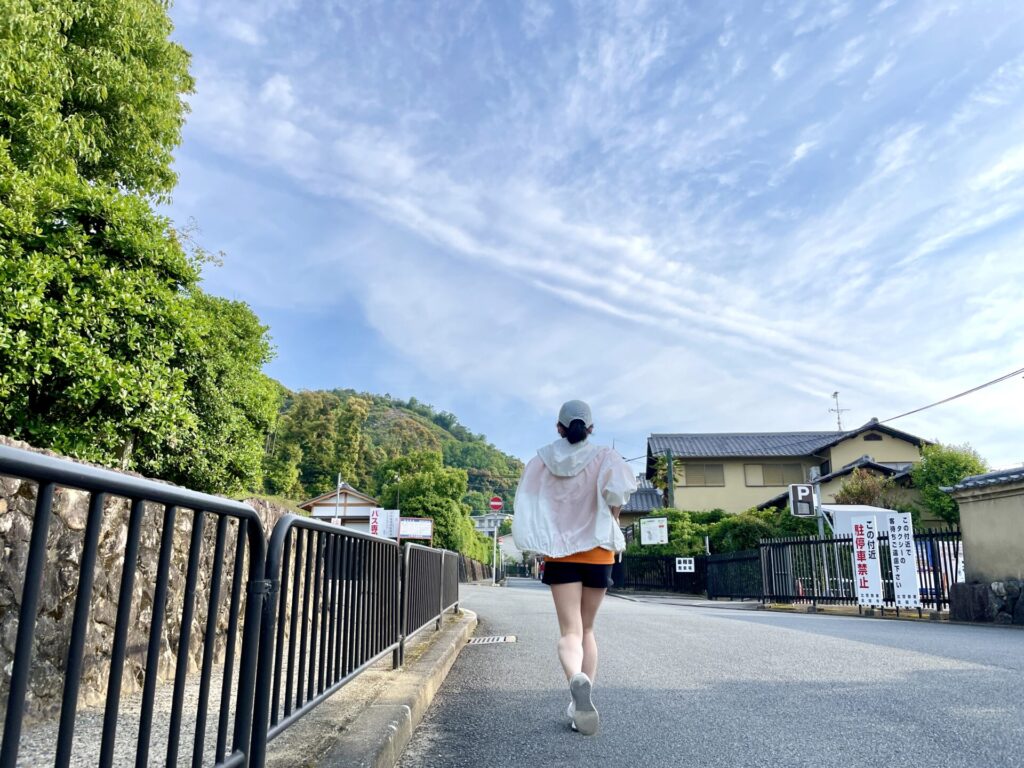 旅ラン 金閣寺のバス駐車場