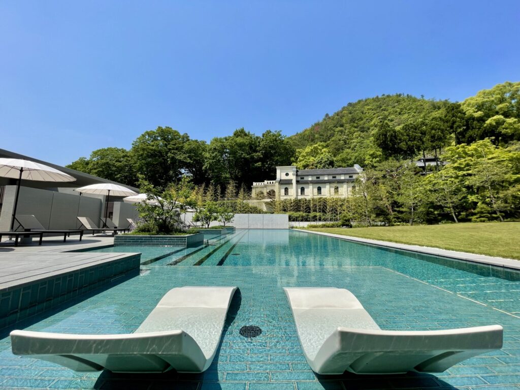 ロク京都 サーマルプール 半身浴チェア