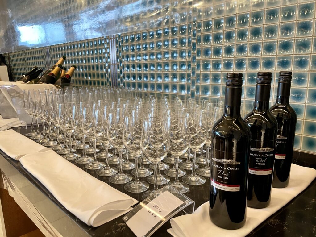 ヒルトンお台場 エグゼクティブラウンジ イブニングカクテル 赤ワイン