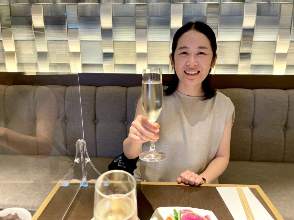 ヒルトンお台場 エグゼクティブラウンジ イブニングカクテル 乾杯