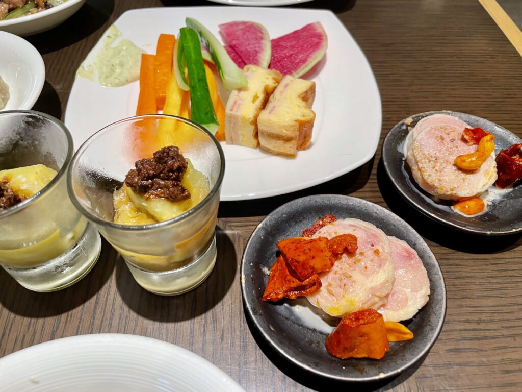 ヒルトンお台場 エグゼクティブラウンジ イブニングカクテル 食べたもの