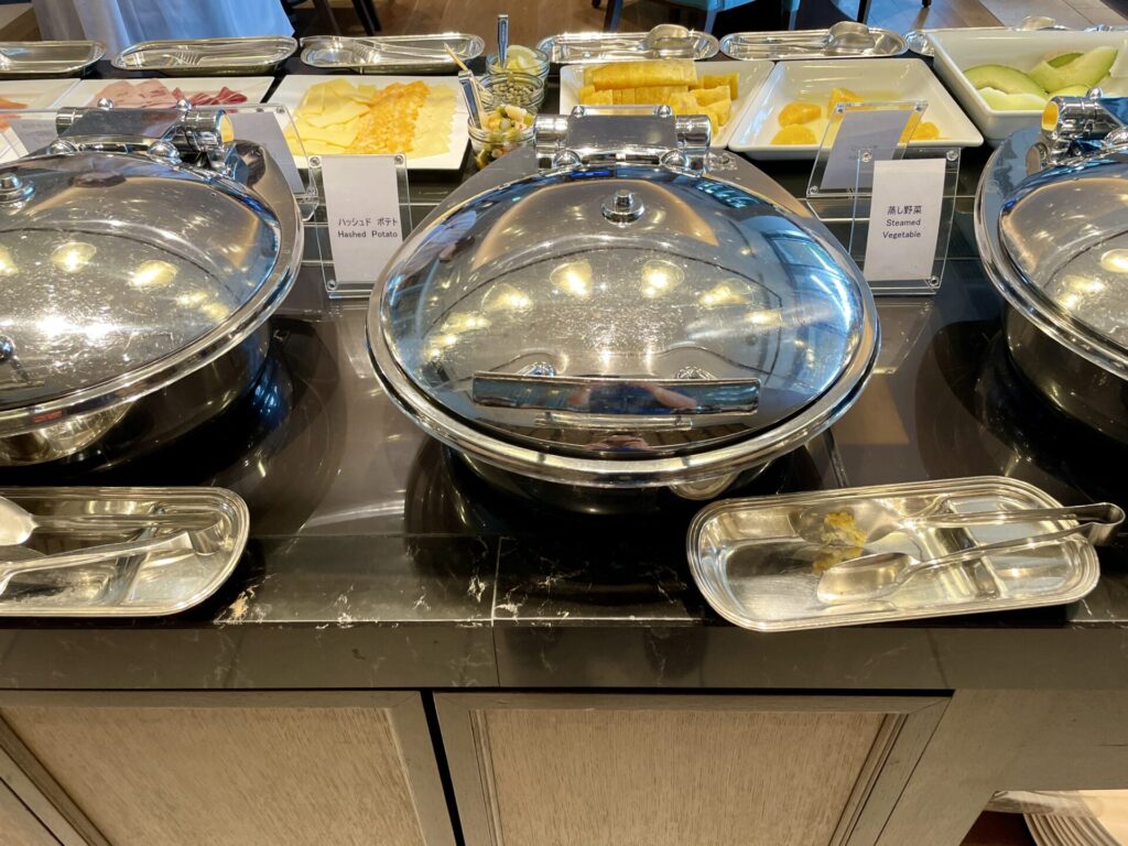 ヒルトンお台場 エグゼクティブラウンジ 朝食ブッフェ台 蒸し野菜