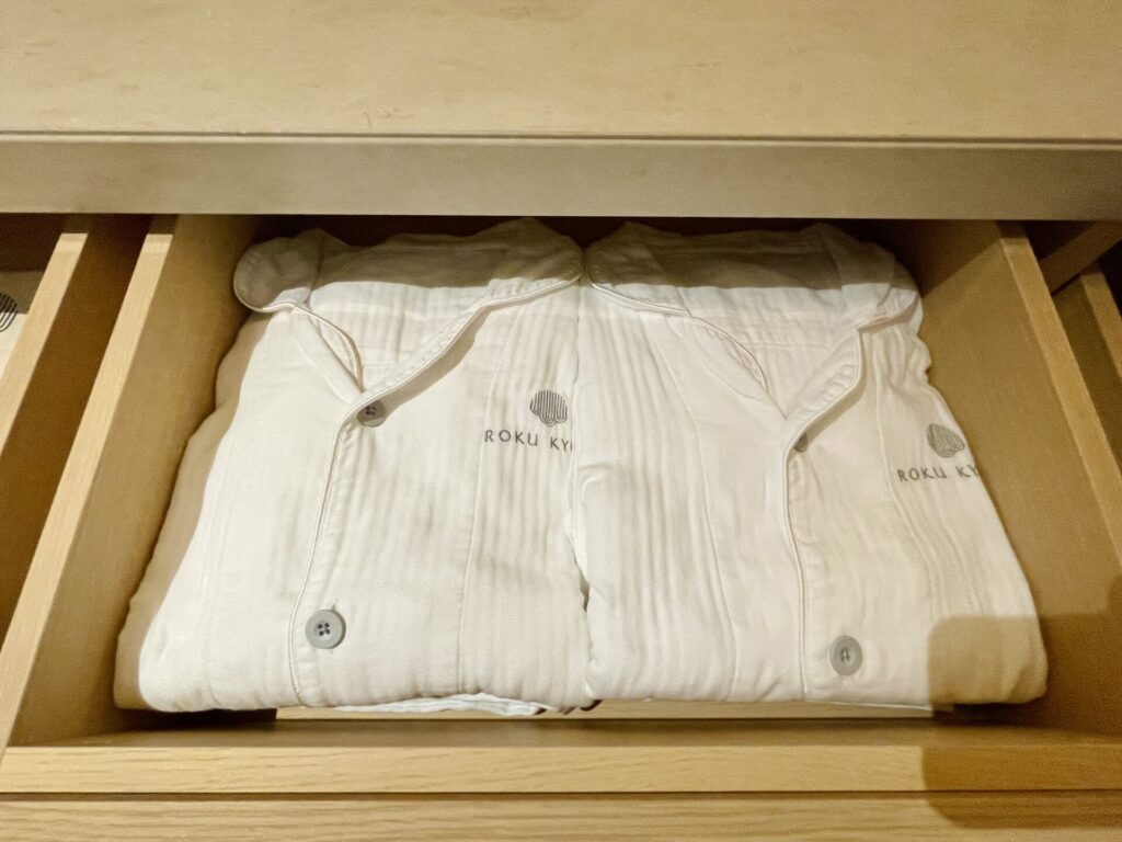 「ロク京都」プレミアデラックス パジャマは上下セパレートタイプ