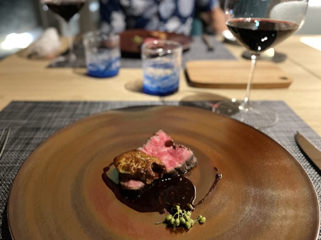 ヒルトン瀬底 シスクグリル コース8品目 メイン もとぶ牛 黒トリュフ 実山椒