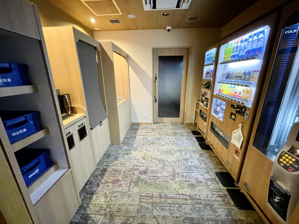 「ドーミーイン広島ANNEX」自動販売機コーナー
