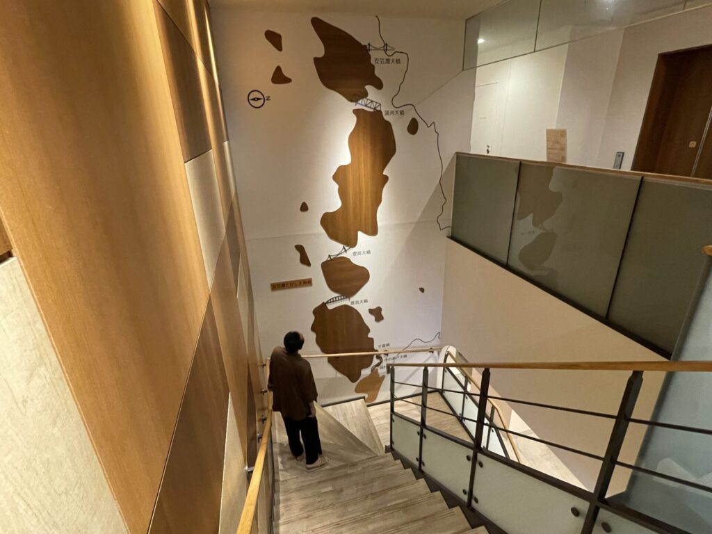 「ドーミーイン広島ANNEX」館内のウォールアート