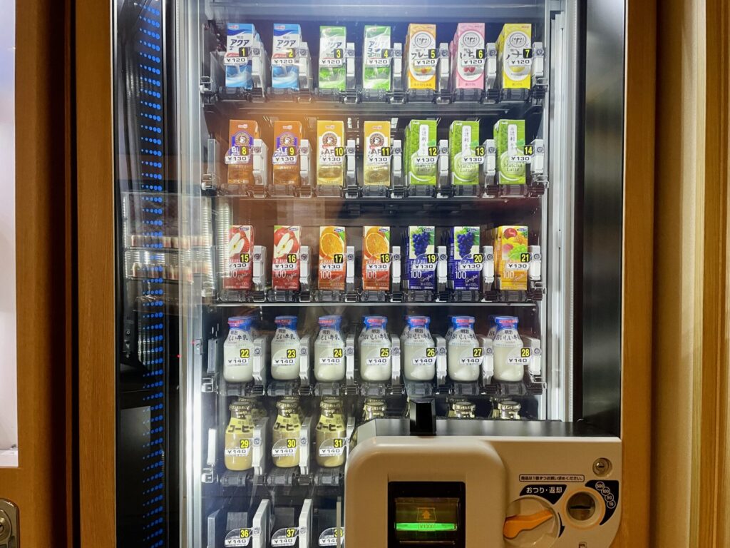 「ドーミーイン広島ANNEX」自動販売機