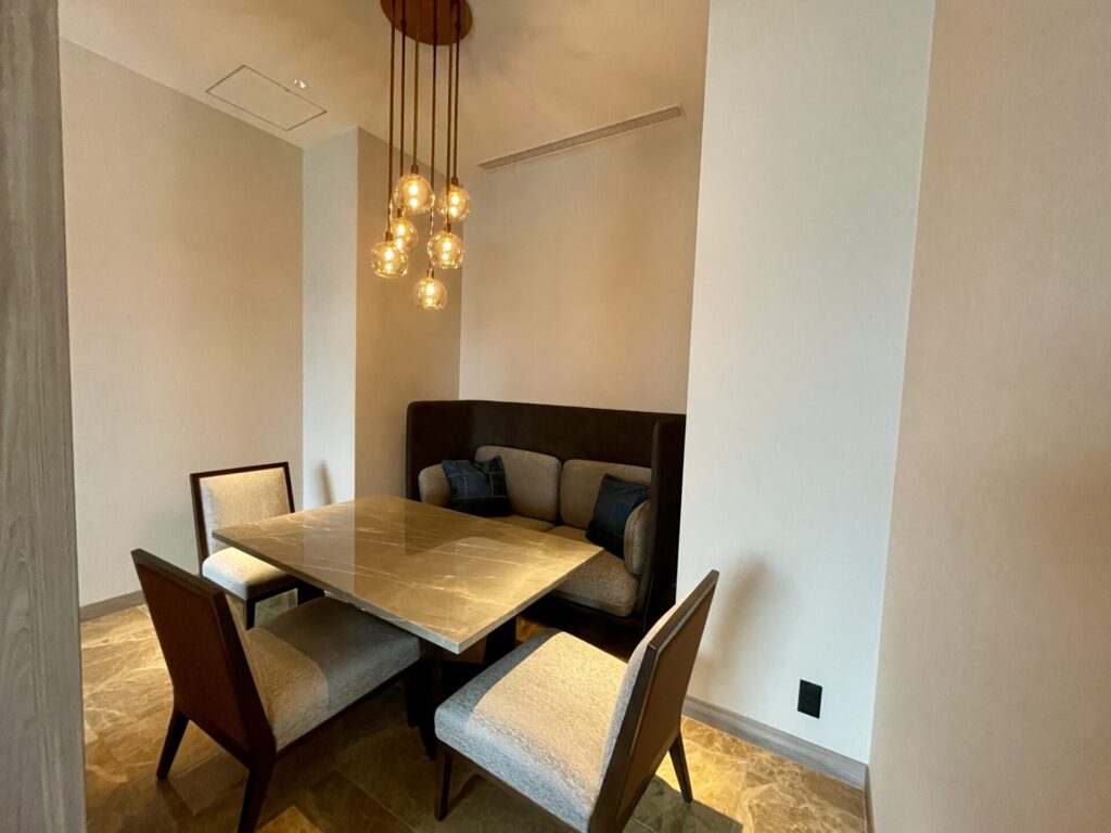 ヒルトン広島 エグゼクティブラウンジ 半個室