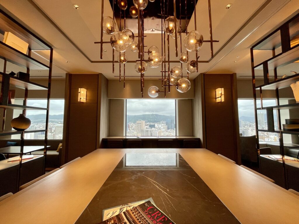 ヒルトン広島 エグゼクティブラウンジ 中央カウンター席