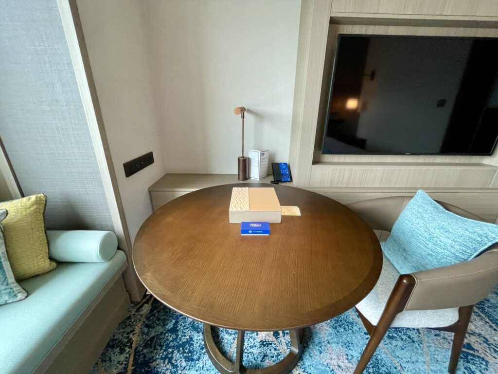 ヒルトン広島 エグゼクティブルーム テーブル