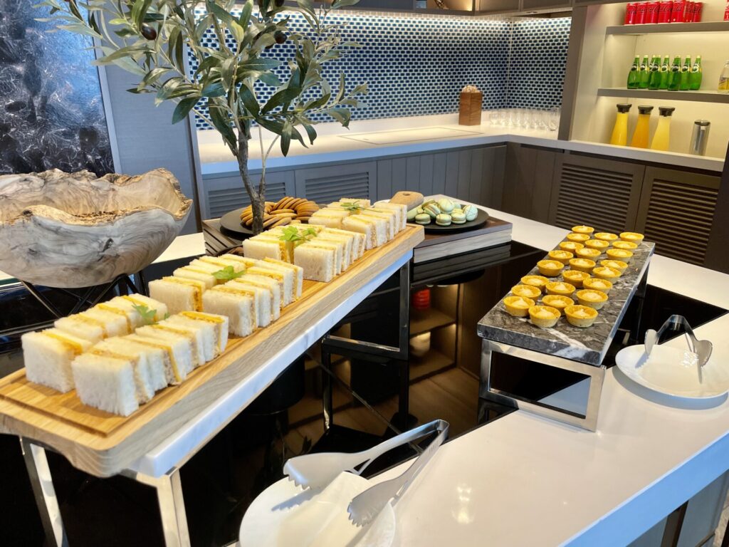 ヒルトン広島 ラウンジ アフタヌーンティ タルト