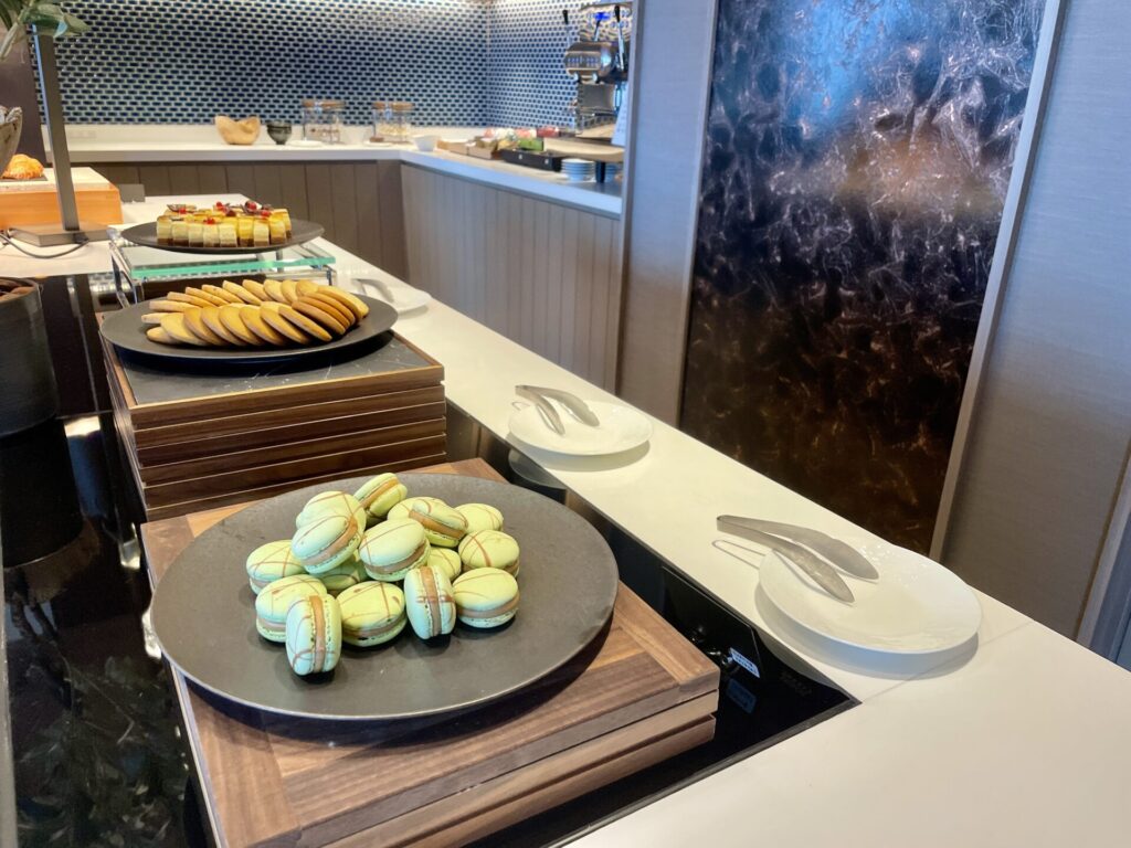 ヒルトン広島 ラウンジ アフタヌーンティ マカロン
